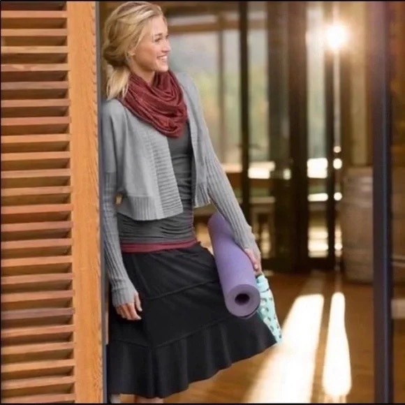 Athleta Black Tiered Midi Skirt - Picture 5 of 10